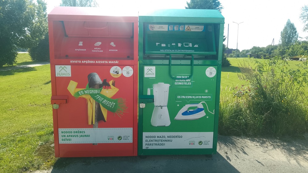 Allažos uzstādīts konteiners mazās elektrotehnikas nodošanai